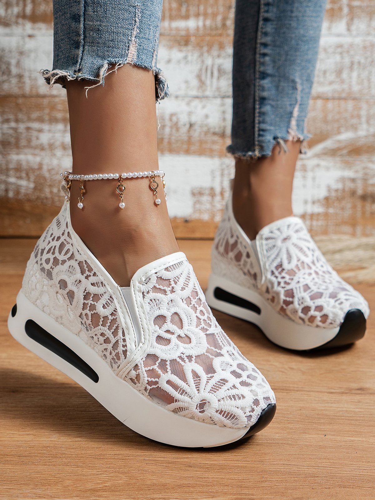 Blumenstickerei Mesh Paneeliert Slip-On Keil Sneakers