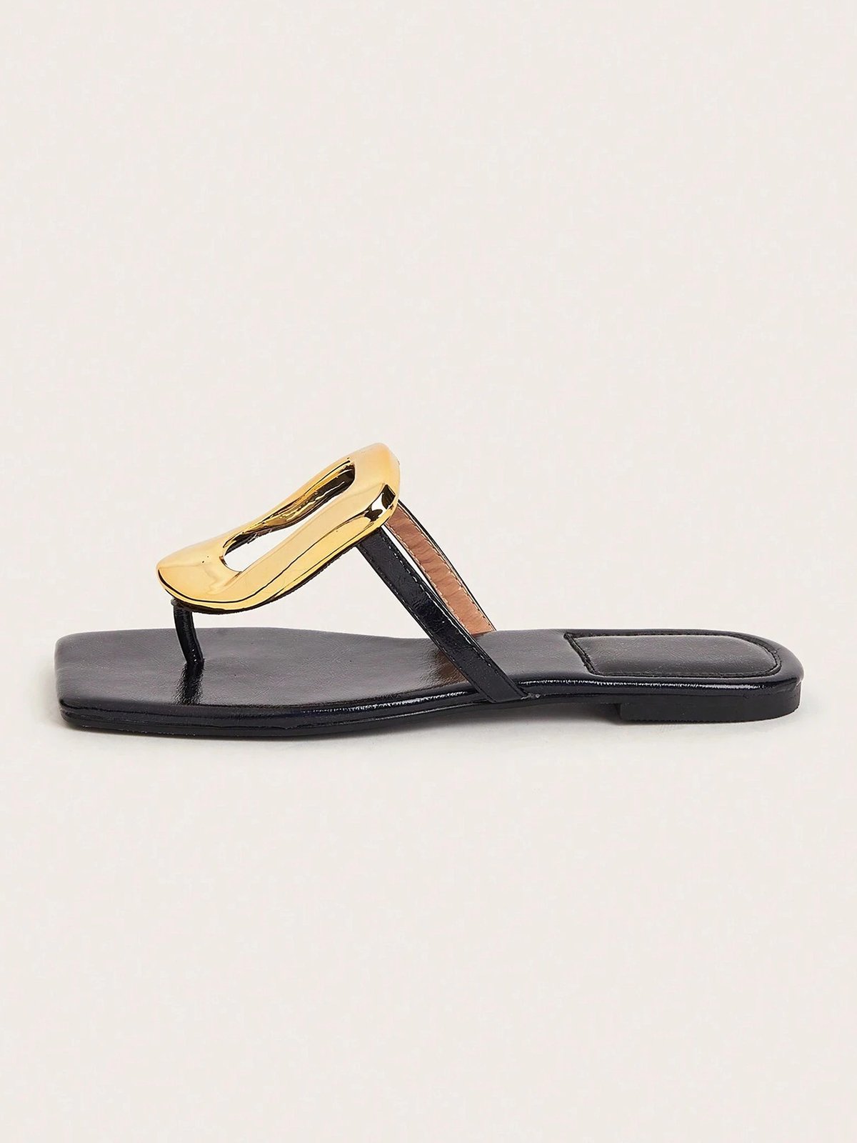 Ausgehöhlt Metall Dekor Quadratisch Zehentrenner-Sandalen