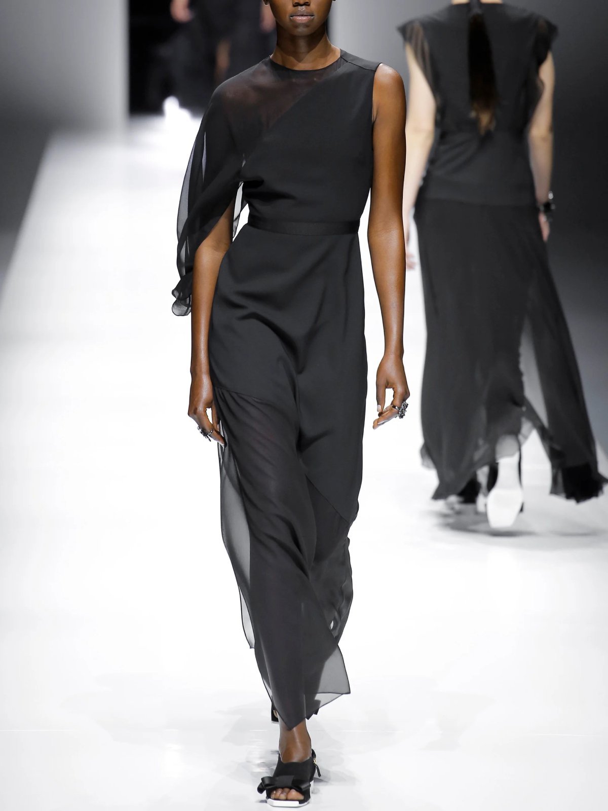 Schwarz Rundhals Jumpsuits - Modetalente