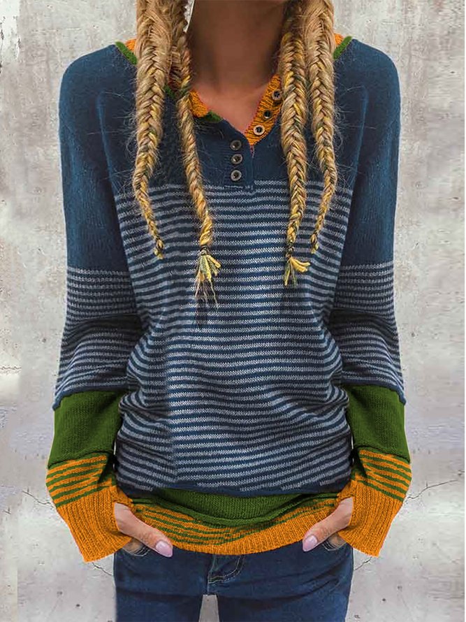 Gestrickter Pullover mit grafischem Muster